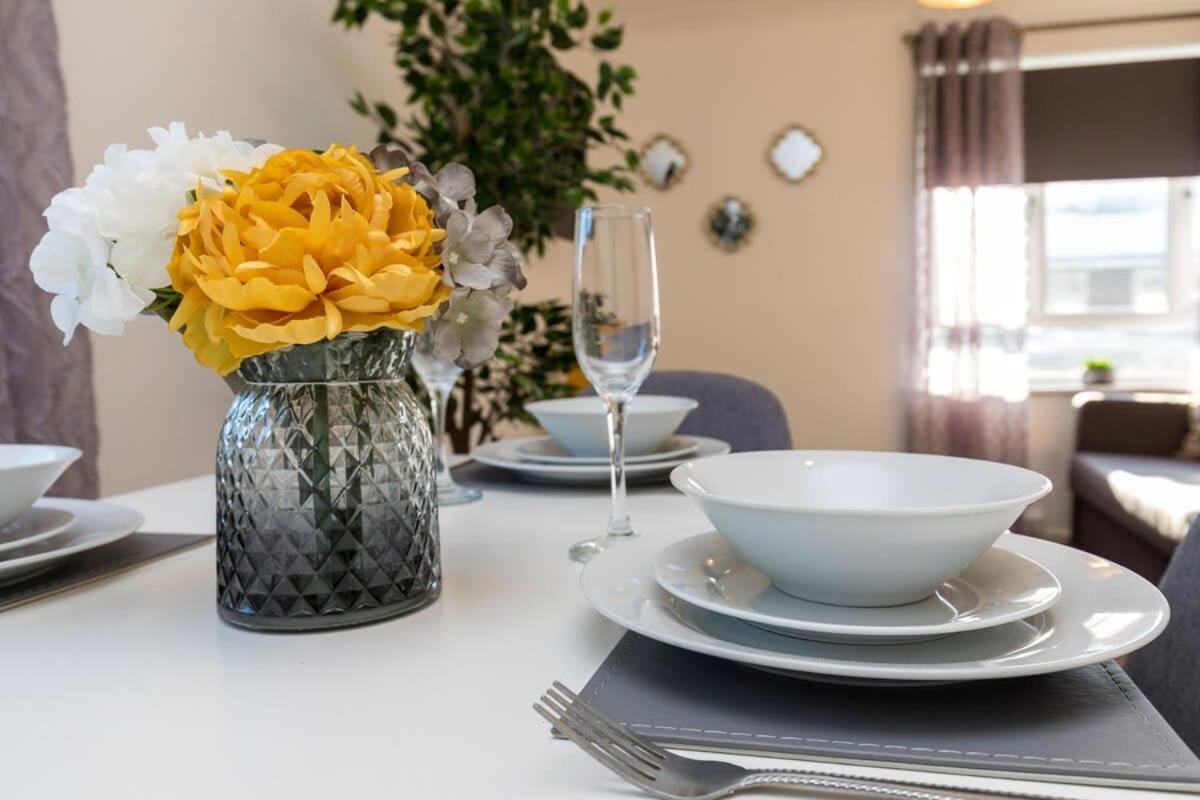 Villa 19A The Broadwalk - Cozy 1Br In The Heart Of Crawley Near Gatwick Airport Great For Contractors And Flight Crew Students Extérieur photo